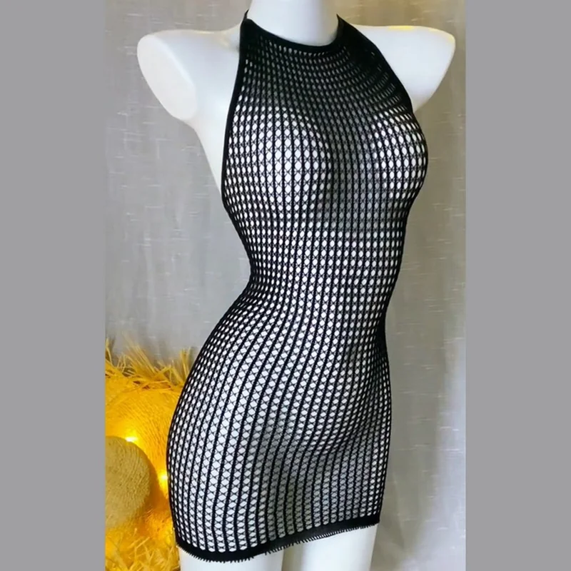 Robe résille noire préparée pour une séance boudoir