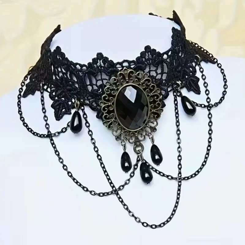Tour de cou en dentelle noire avec pendentif vintage